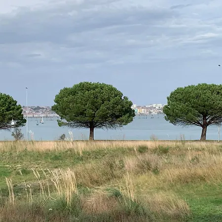 Puerto Deportivo Marina De 公寓